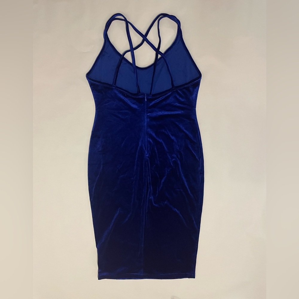 Elegant Royal Blue Velvet Dress - Picture 2 of 3